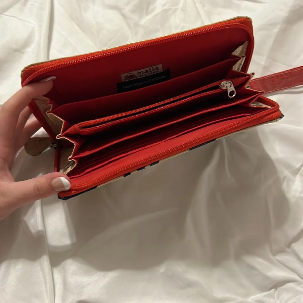 Malia recycled bag wristlet